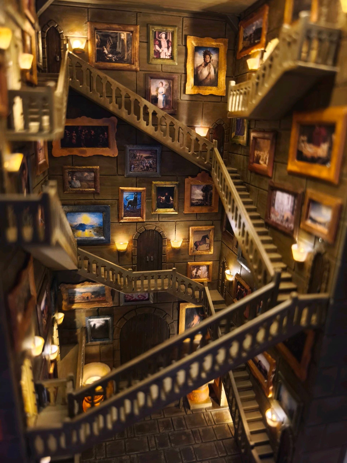 Suporte de Livros Escadas Mágicas de Hogwarts - Edição Mundo Bruxo