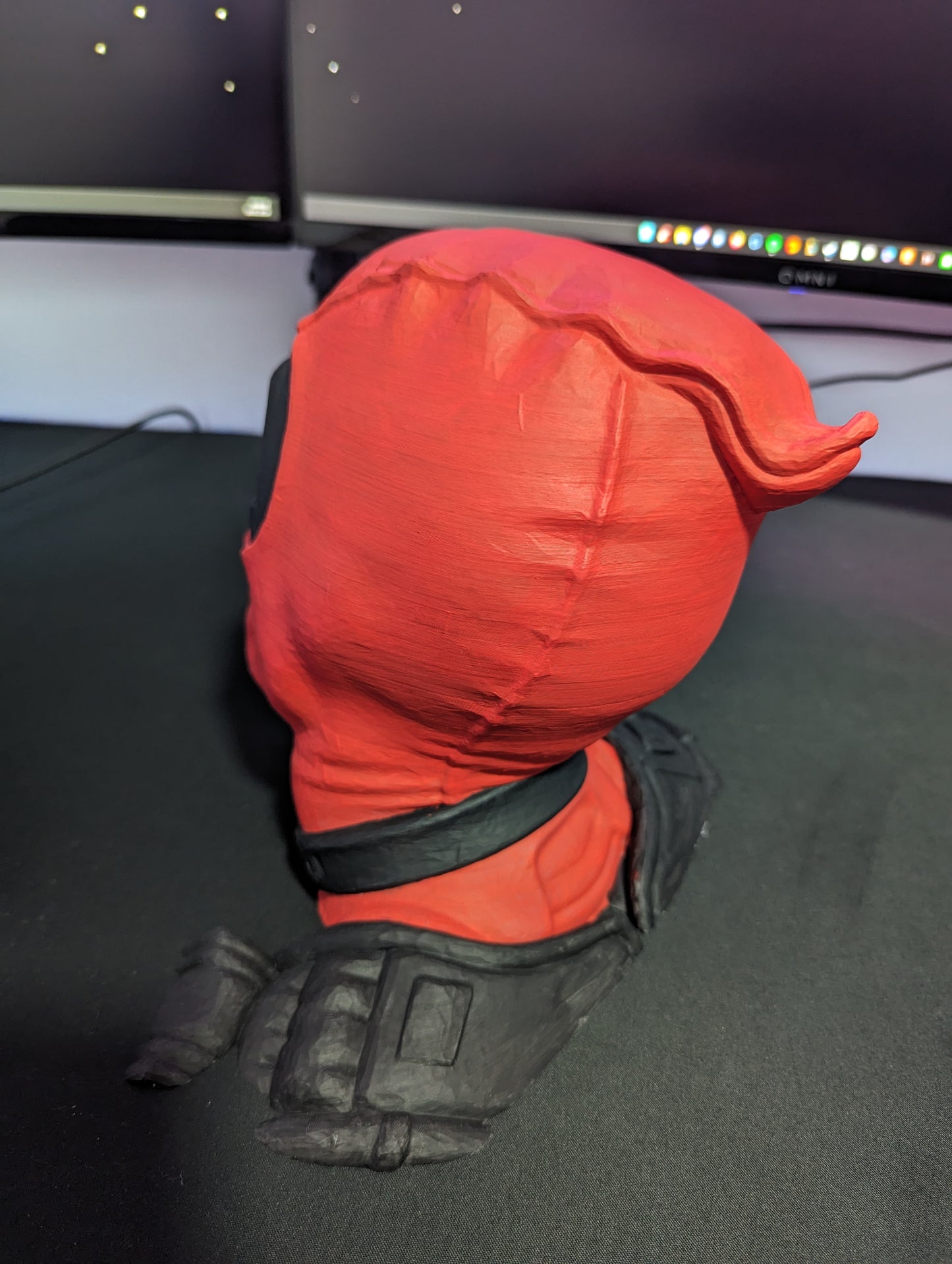 Suporte de Headset Deadpool – Edição Mercenário Tagarela